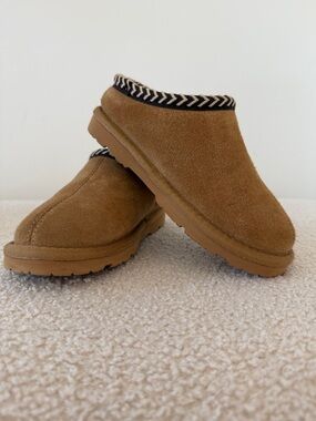 BearPaw Kids' Slip-Resistant Sole in Light Brown
